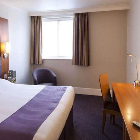 Premier Inn Nottingham Arena Esterno foto